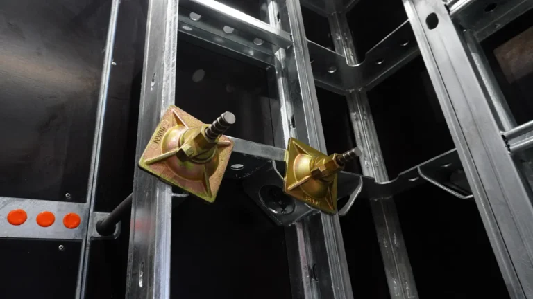 bauframe nakrętki i ściąg kadr na nakrętki_edited