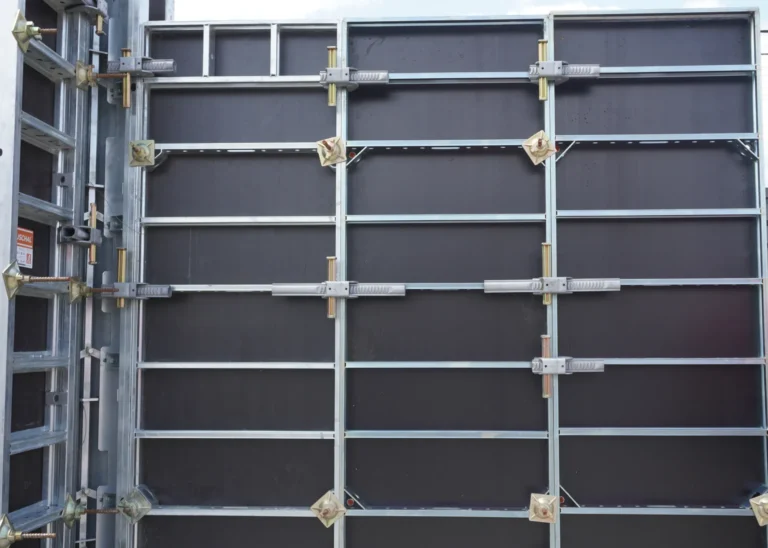 bauframe + zamek klinowy_edited