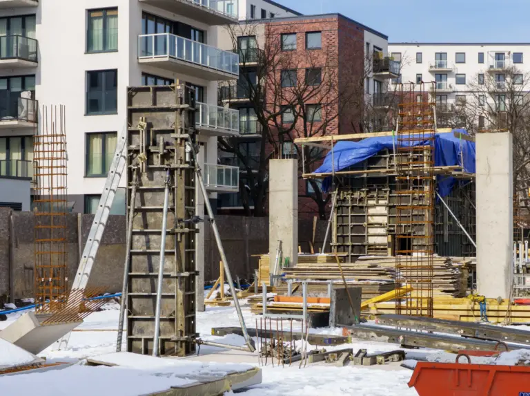 Szalowanie słupów – wszystko, co musisz wiedzieć